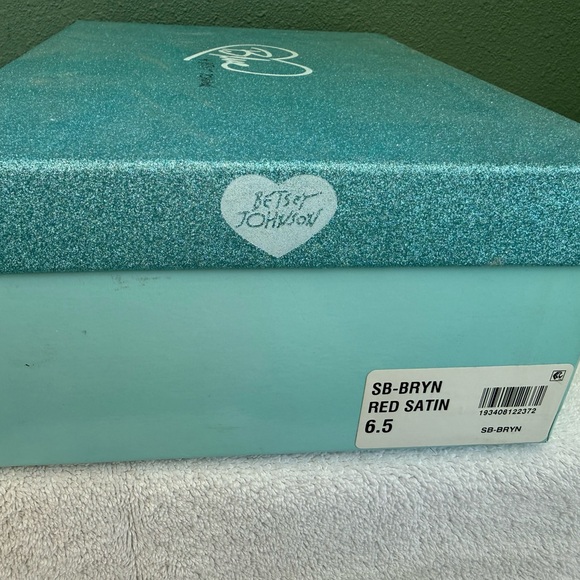 Betsey Johnson Red Heels Rhinestone Bows Perfect for Valentine’s Day Women’s - Picture 5 of 5